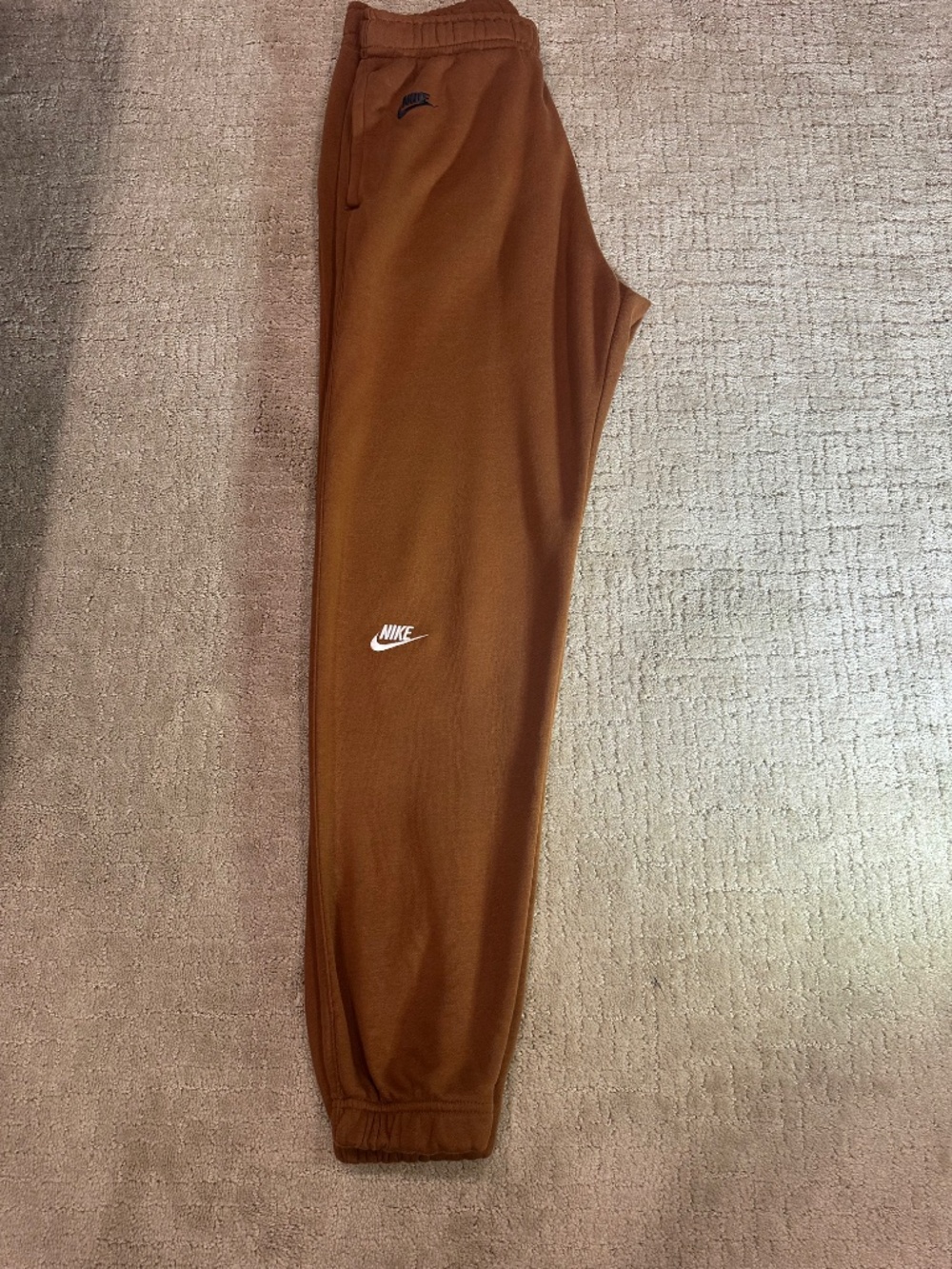 Nike - Picture 4 of 6